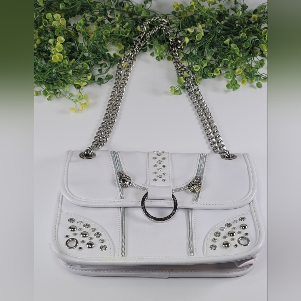 Apple Bottoms Vintage White Shoulder Bag with Silver Chain